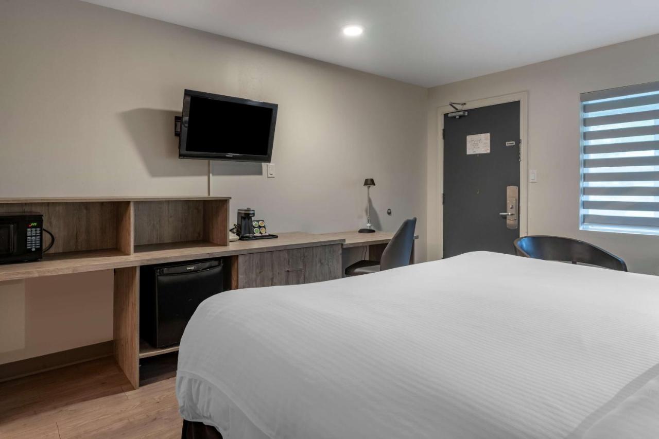 Dannys Hotel Suites; Surestay Collection By Best Western Beresford Екстериор снимка