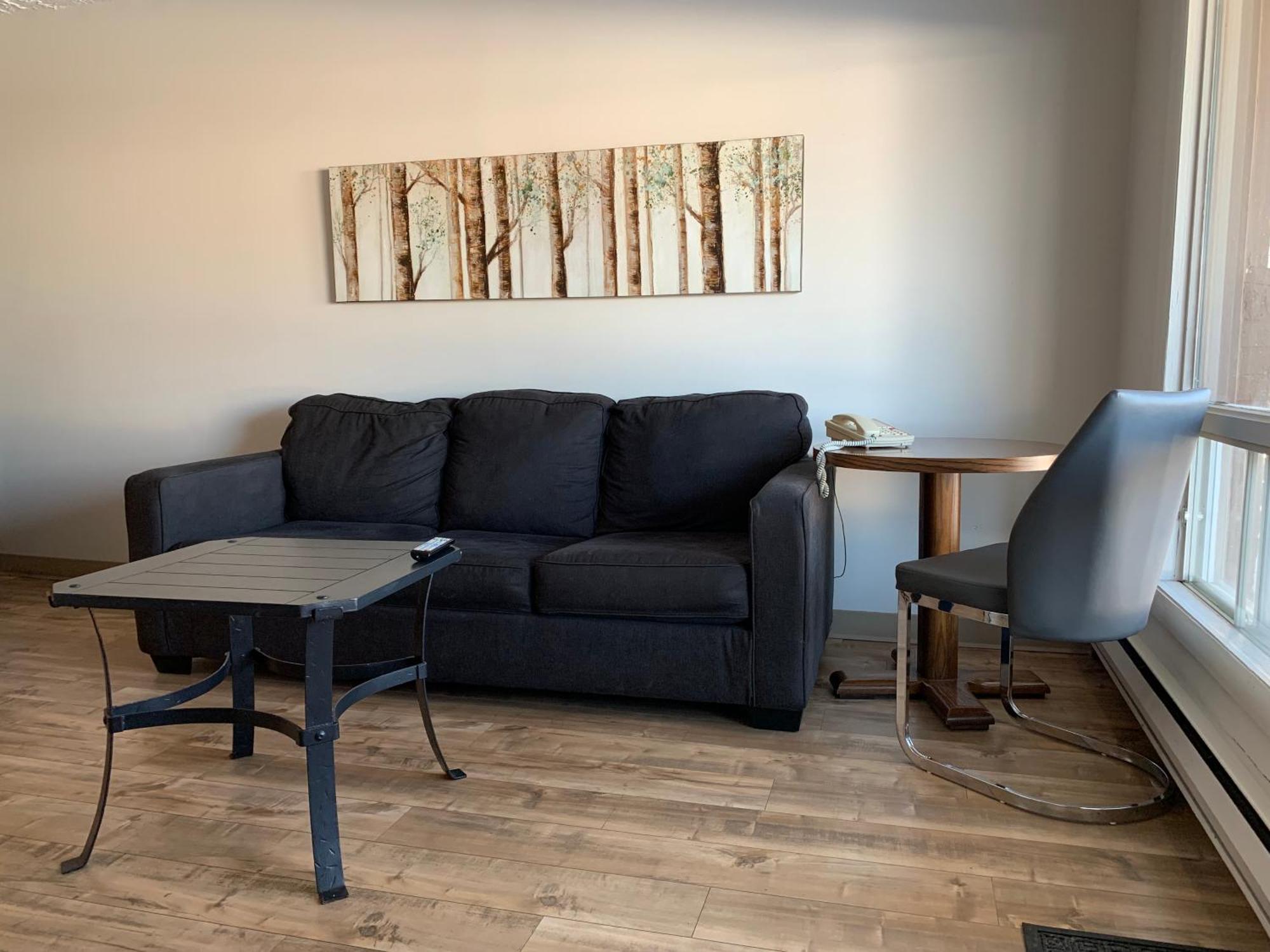 Dannys Hotel Suites; Surestay Collection By Best Western Beresford Екстериор снимка
