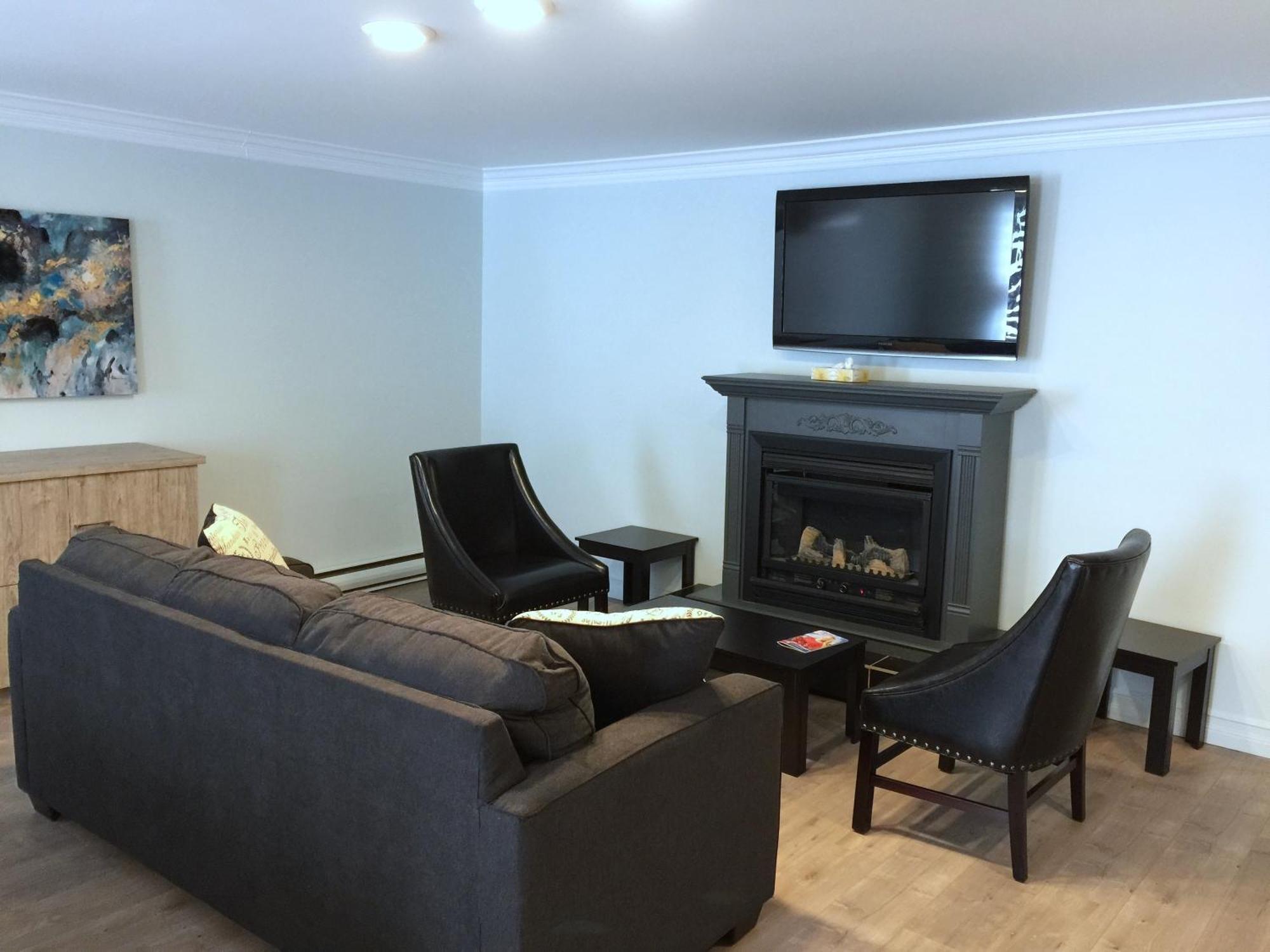 Dannys Hotel Suites; Surestay Collection By Best Western Beresford Екстериор снимка