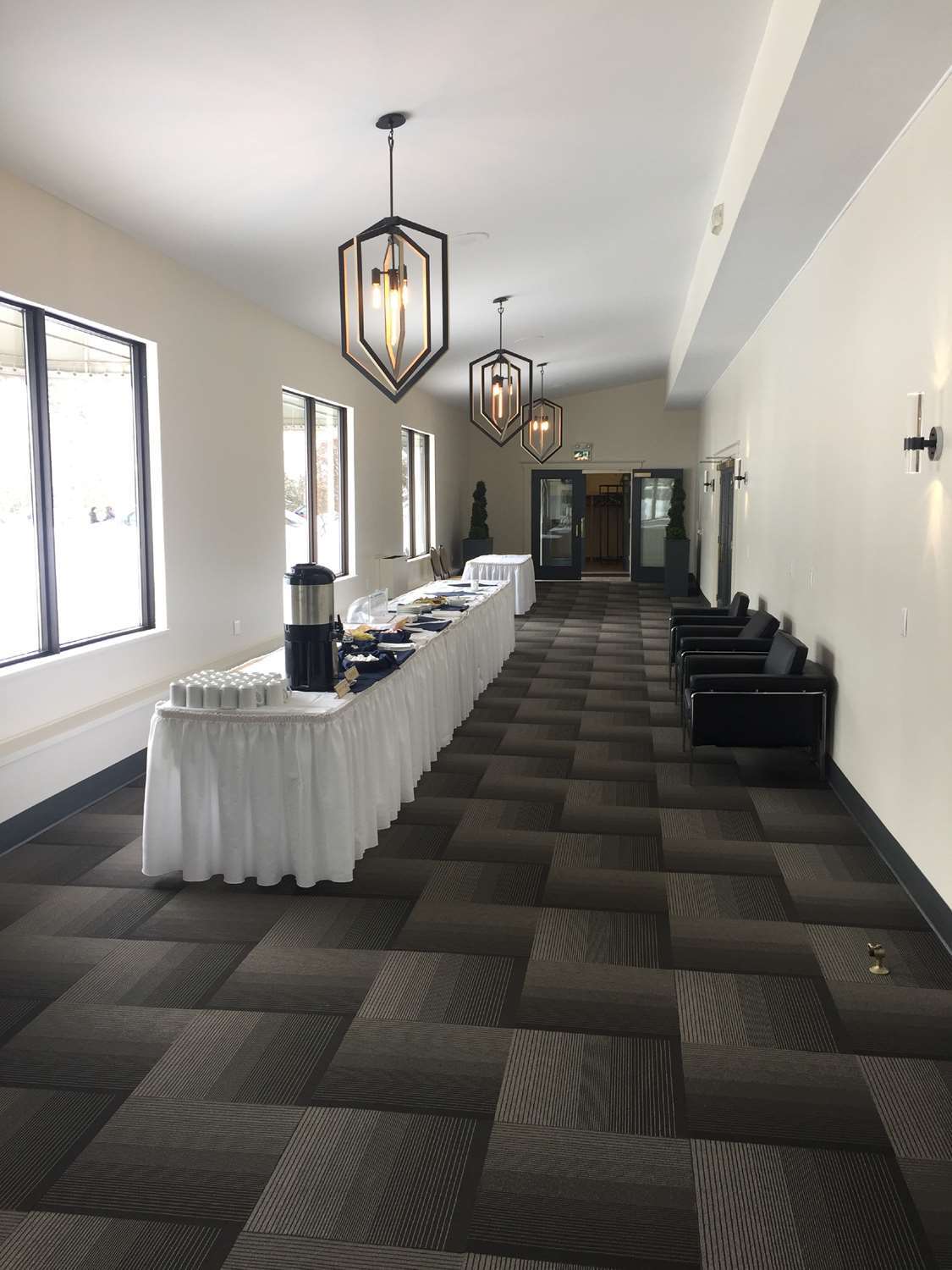 Dannys Hotel Suites; Surestay Collection By Best Western Beresford Съоръжения снимка